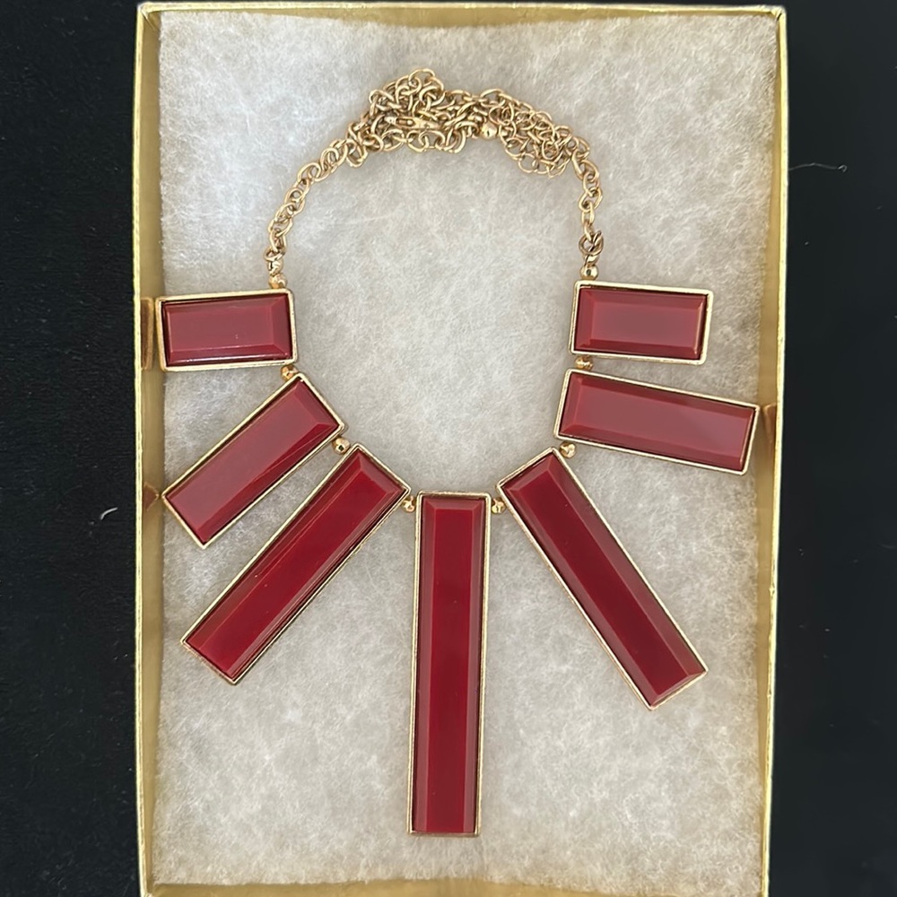 Statement necklace